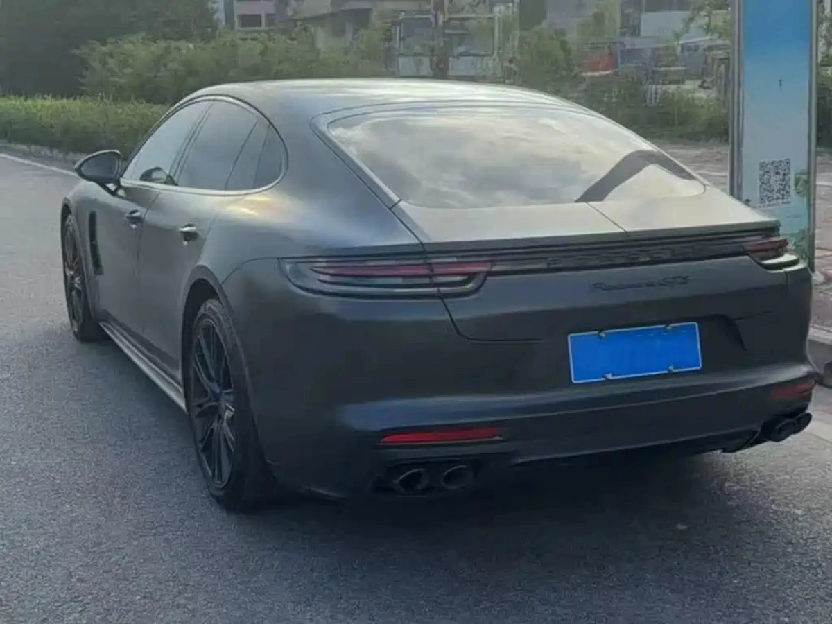 PORSCHE PANAMERA