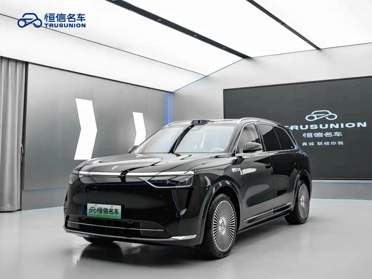 HUAWEI HARMON AITO M8  2025