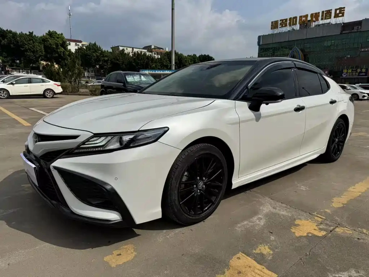 TOYOTA CAMRY