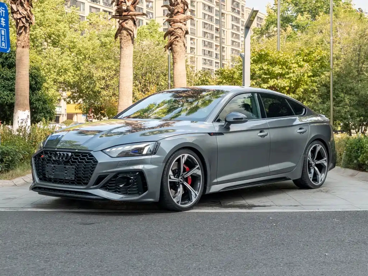 AUDI RS 5
