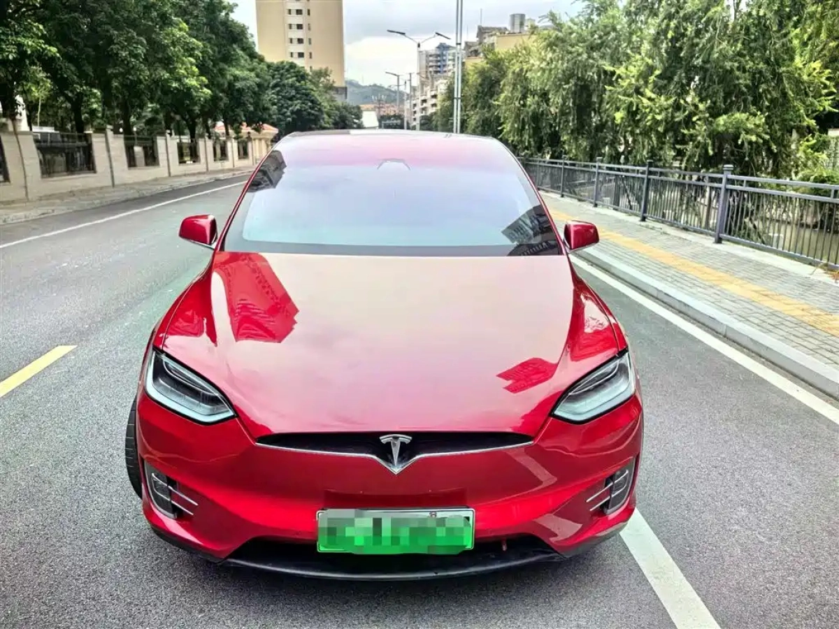 TESLA MODEL X