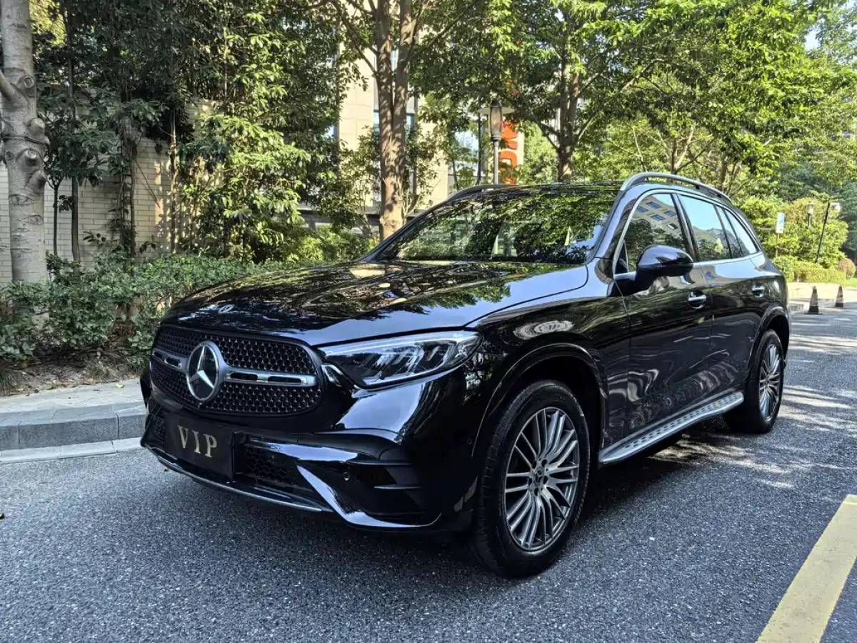 MERCEDES BENZ GLC  2025