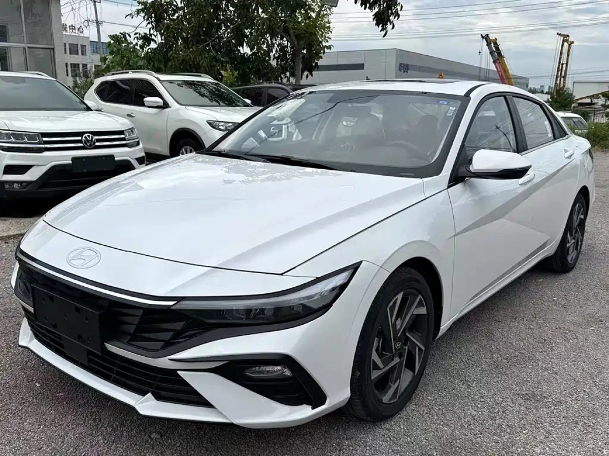 HYUNDAI ELANTRA  2025