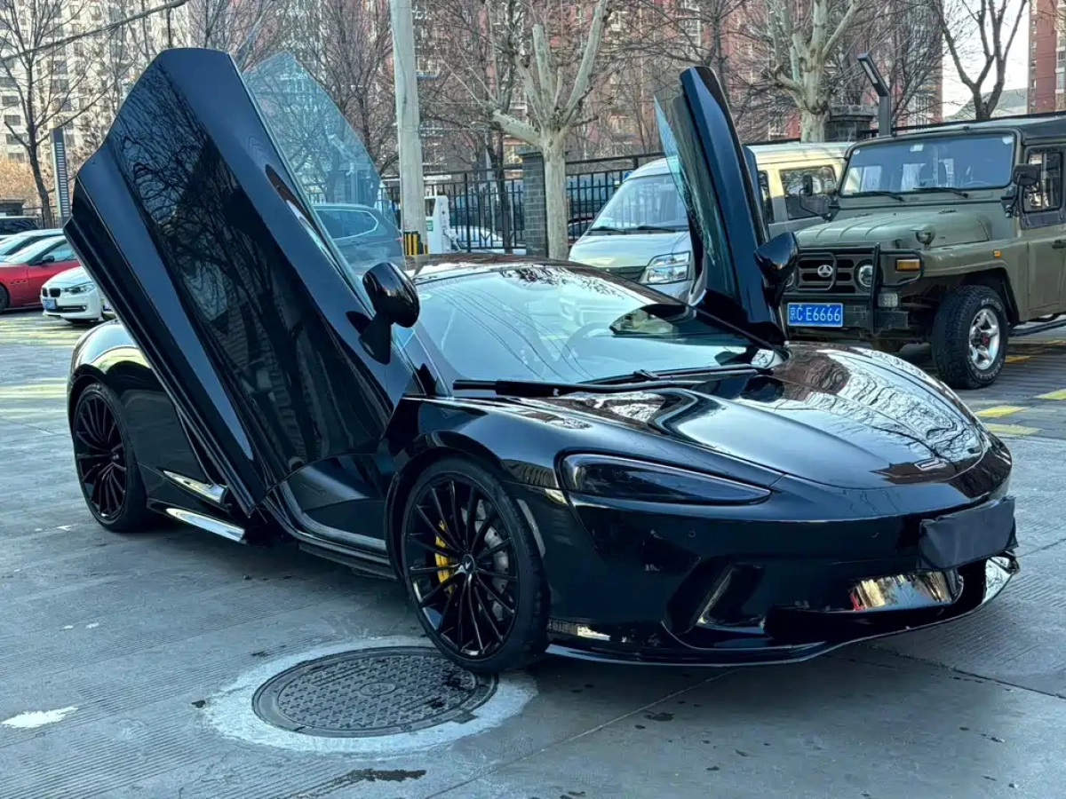 MCLAREN GT