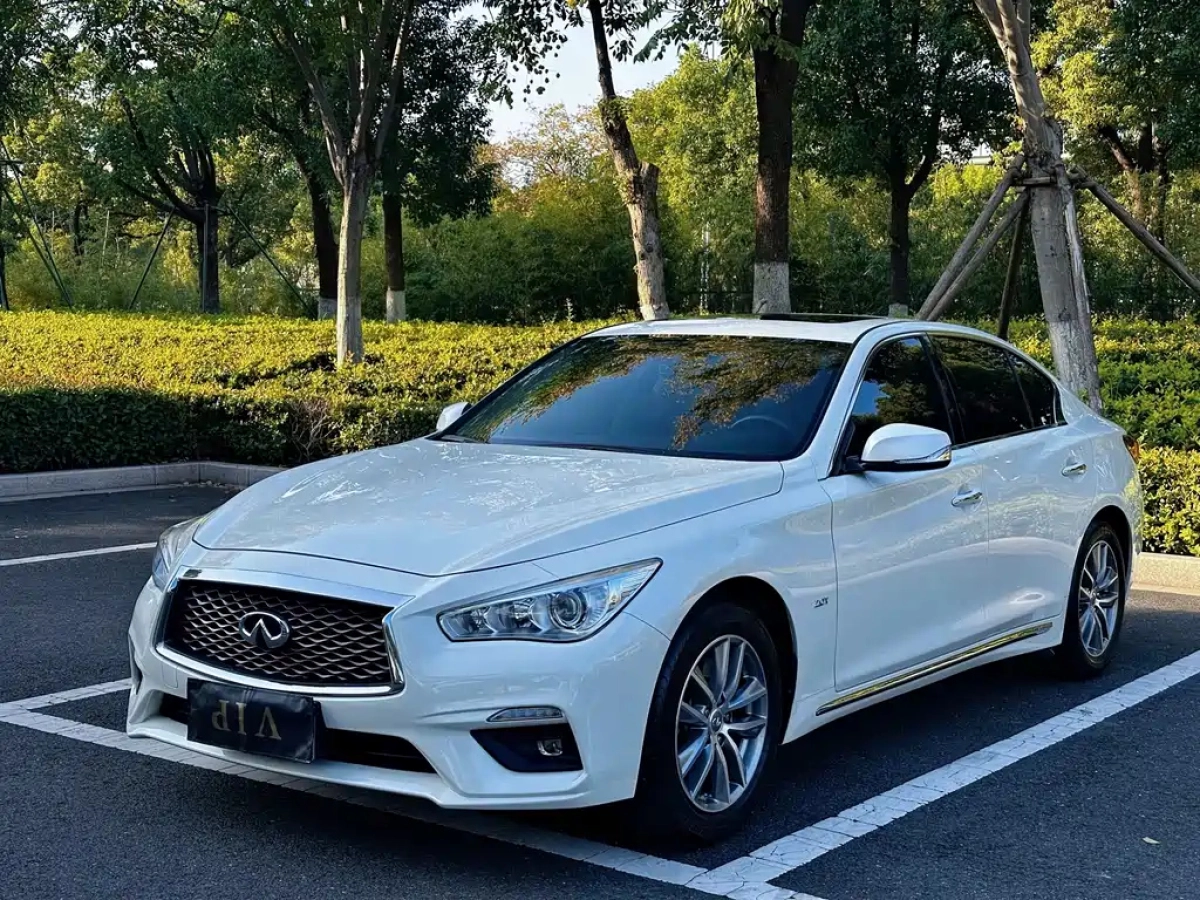 INFINITI Q50L