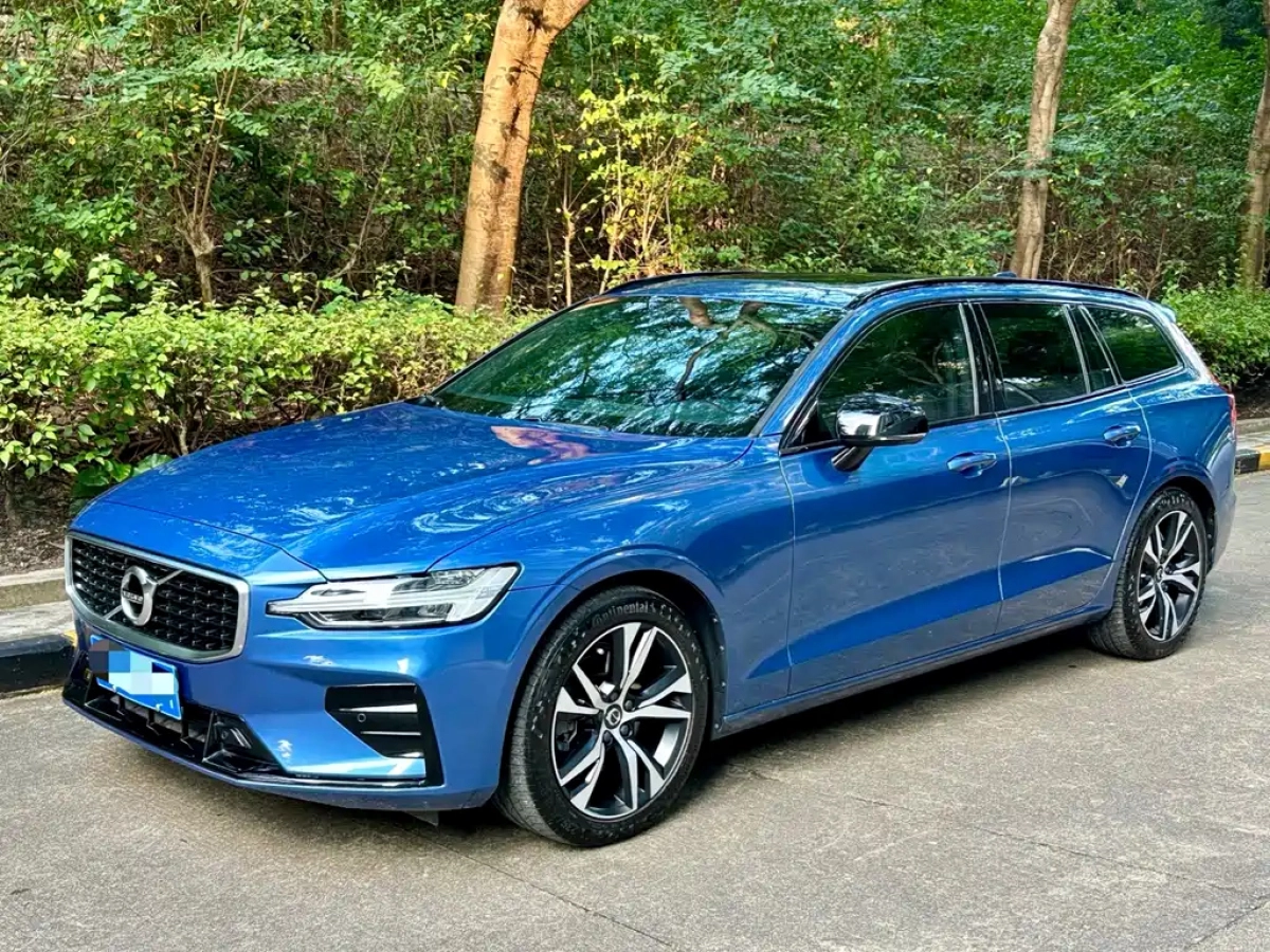 VOLVO V60  2020