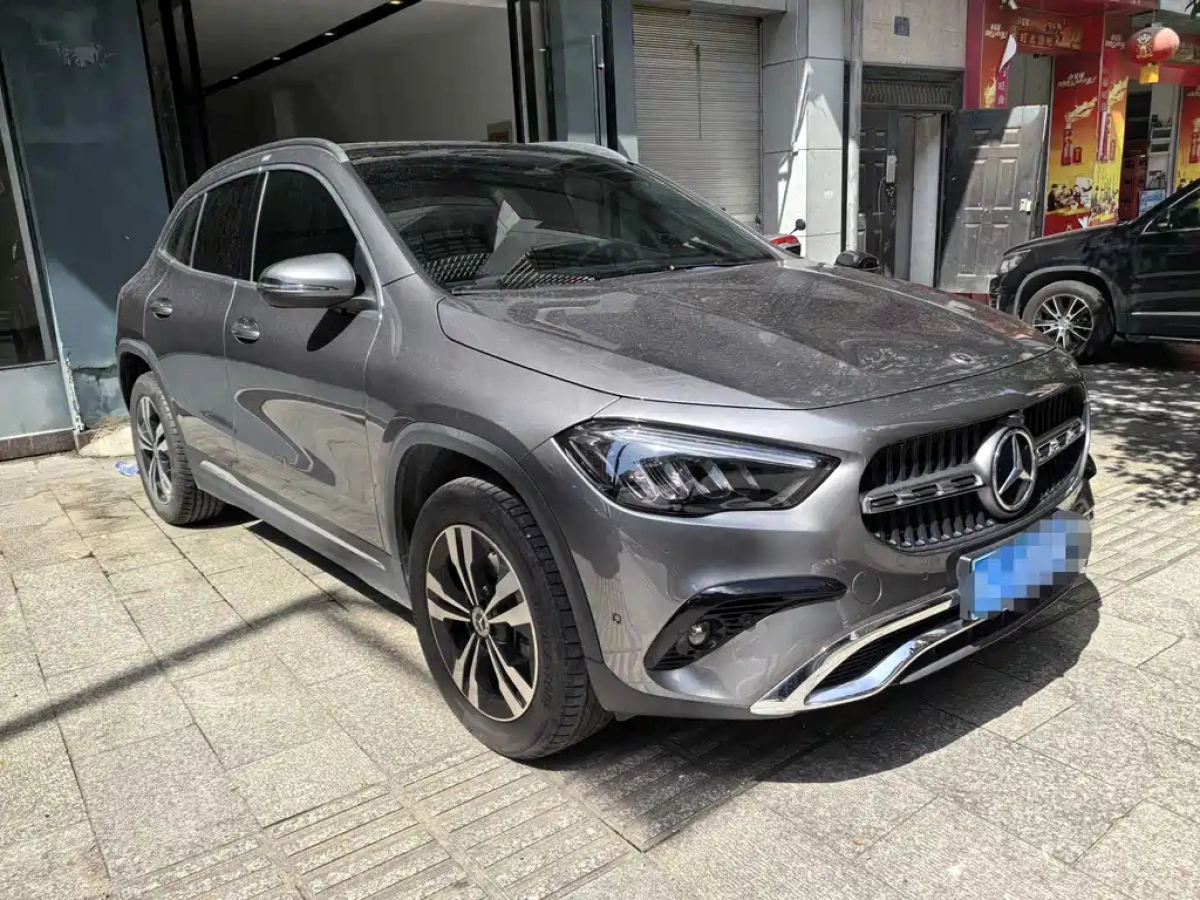 MERCEDES BENZ GLA