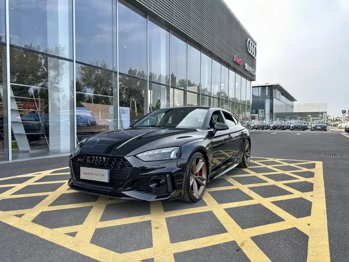 AUDI RS 5