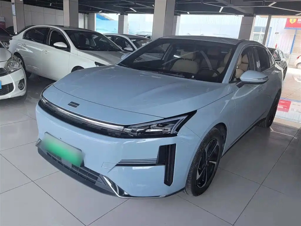 GEELY GALAXY GALAXY L6  2024