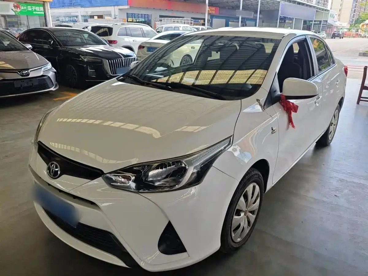 TOYOTA YARIS L INDULGENCE  2020