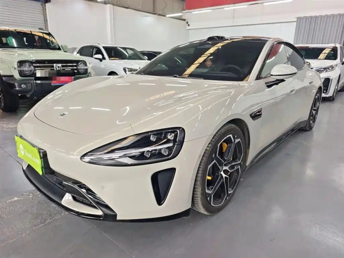 XIAOMI AUTO SU7  2024