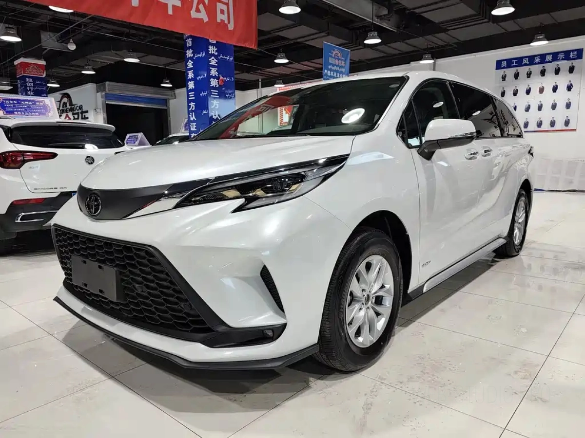 TOYOTA GRANVIA  2025