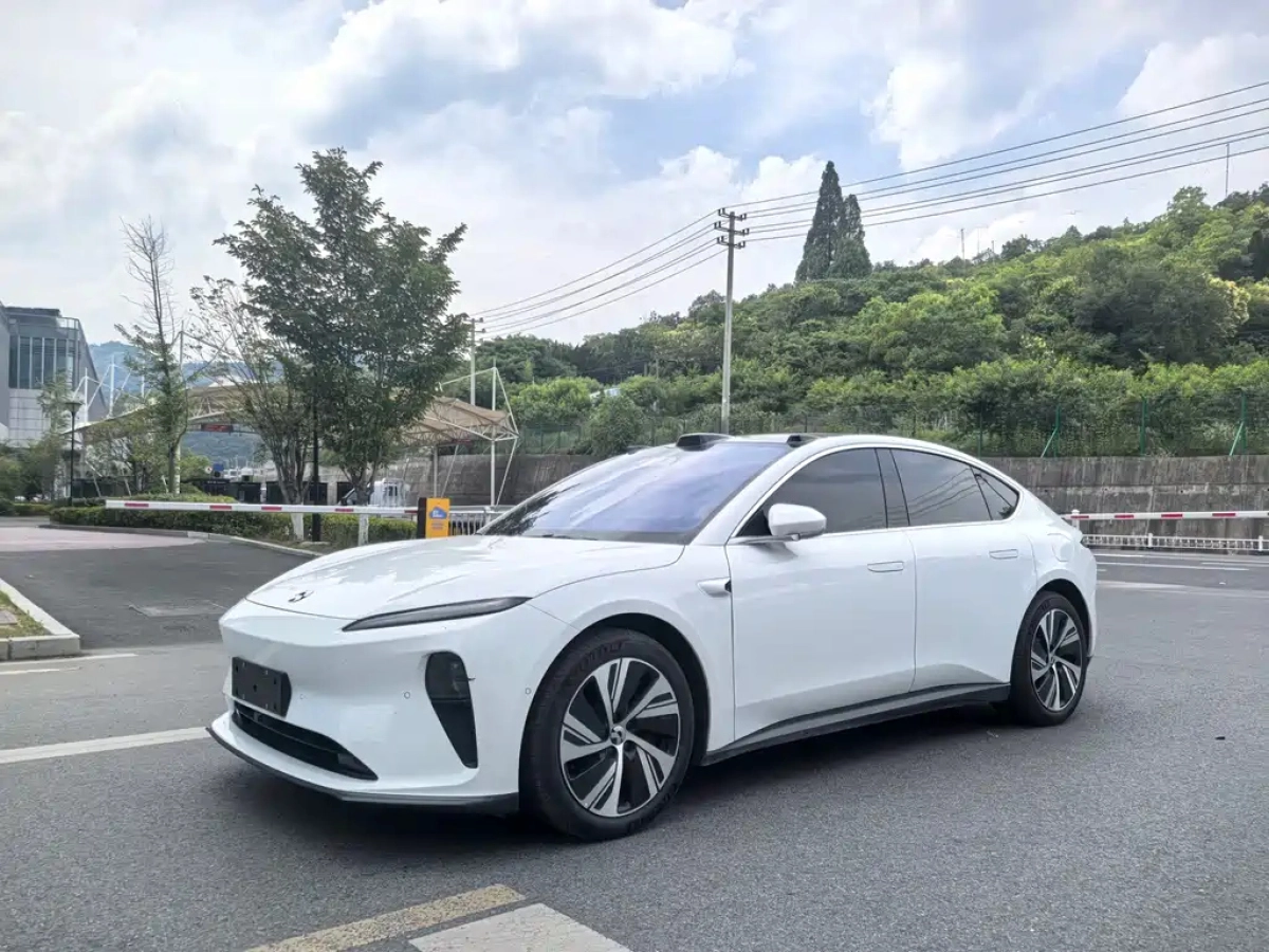 NIO ET5
