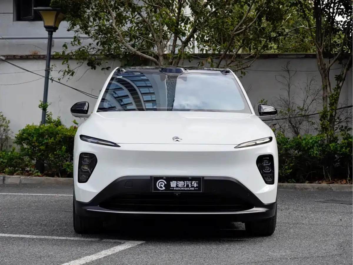 NIO EC7