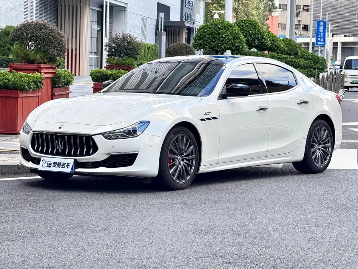 MASERATI GHIBLI