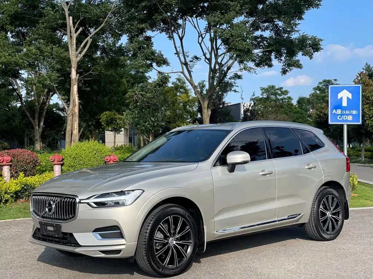 VOLVO XC60  2019