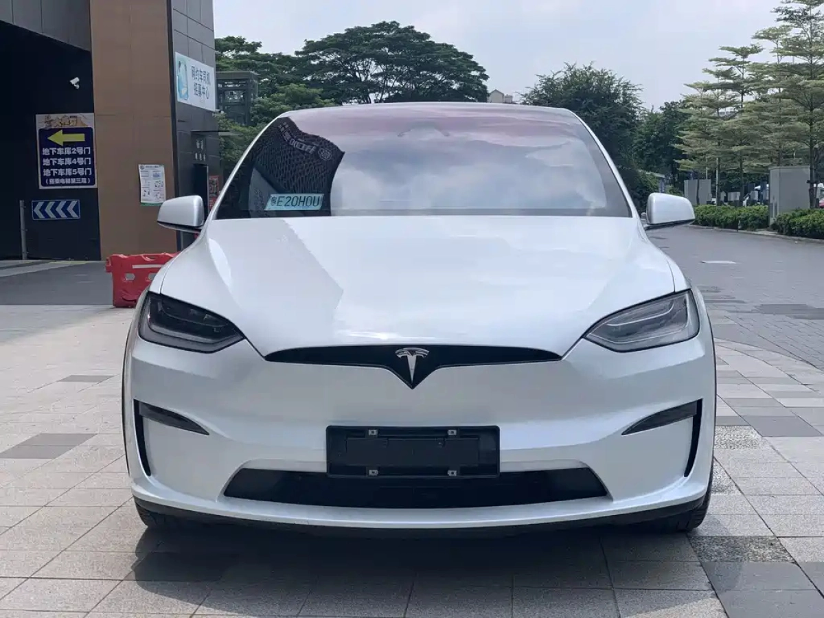 TESLA MODEL X