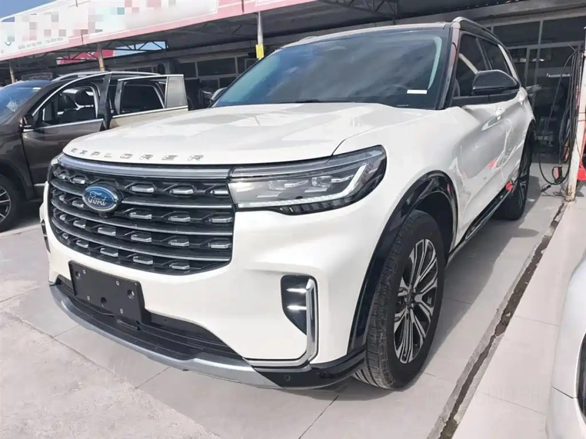 FORD EXPLORER  2025