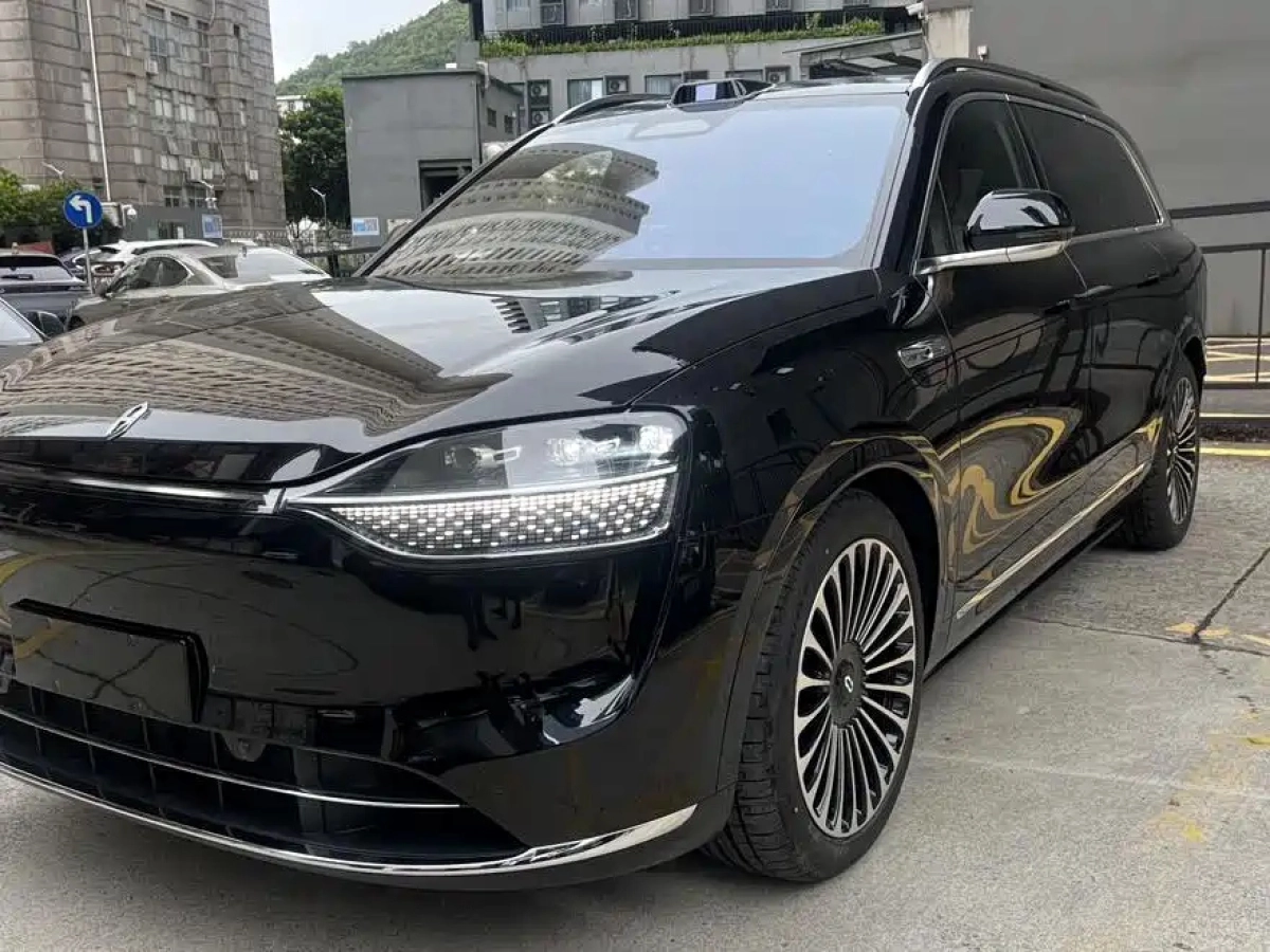 HUAWEI HARMON AITO M9  2025