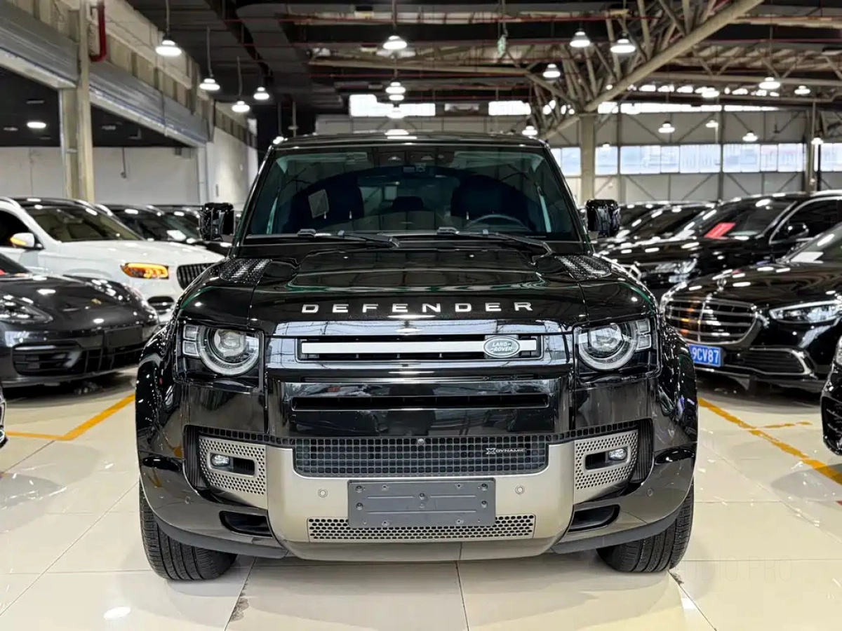 LAND ROVER DEFENDER