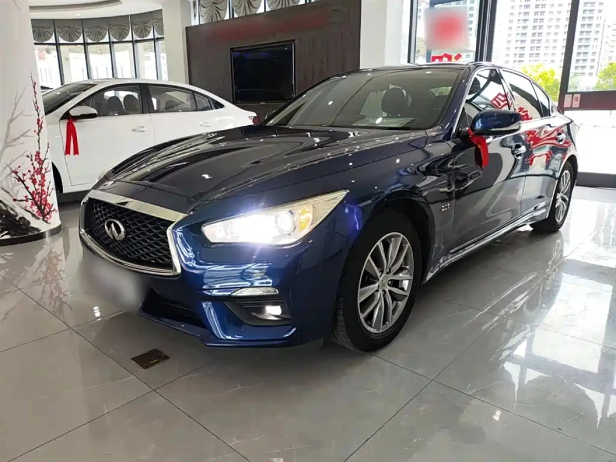 INFINITI Q50L