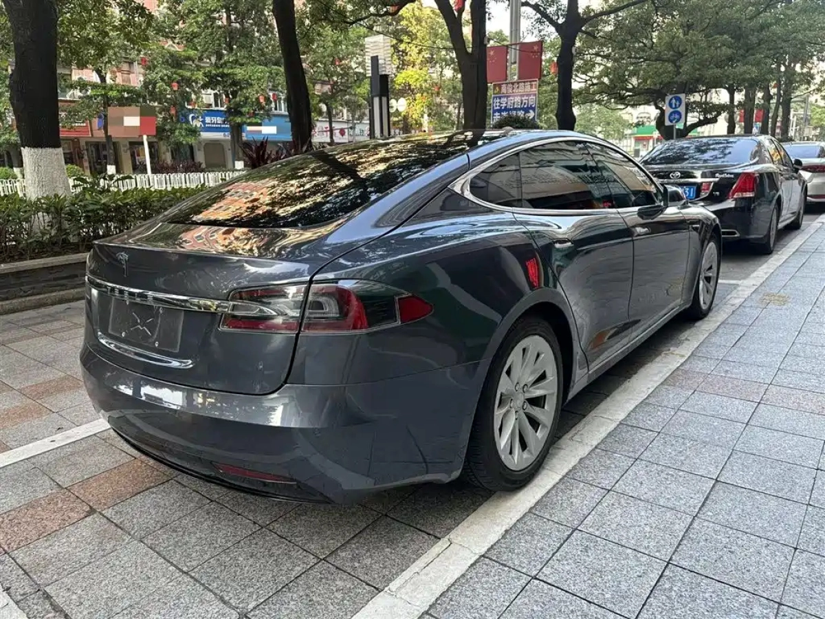 TESLA MODEL S