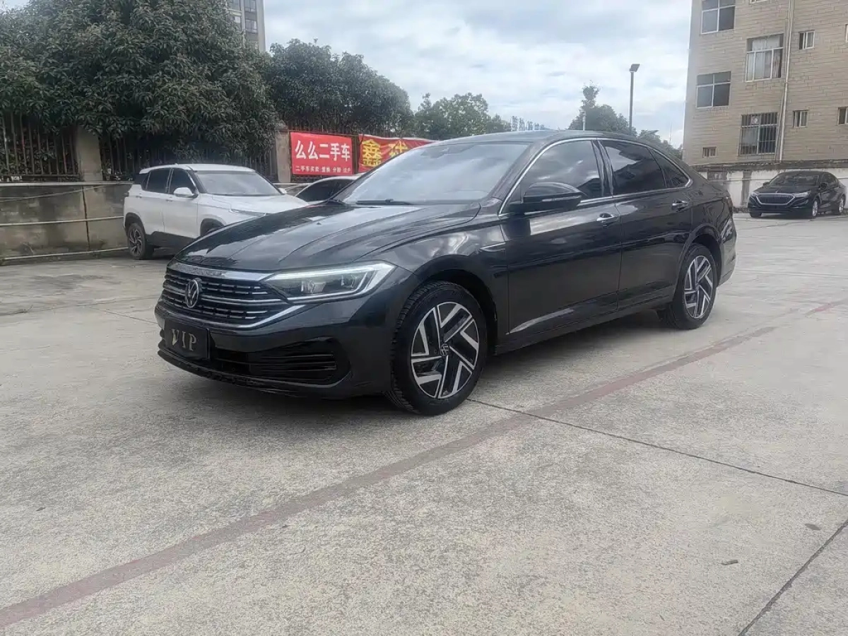 VOLKSWAGEN SAGITAR  2022