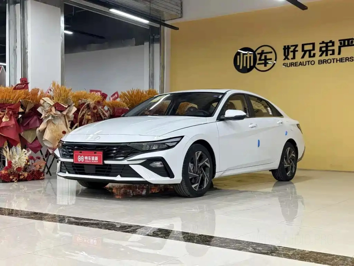 HYUNDAI ELANTRA  2025