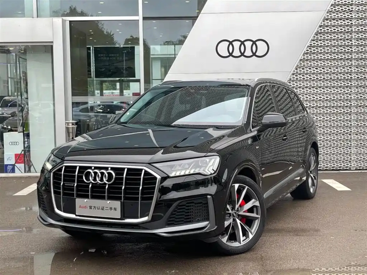 AUDI Q7  2024