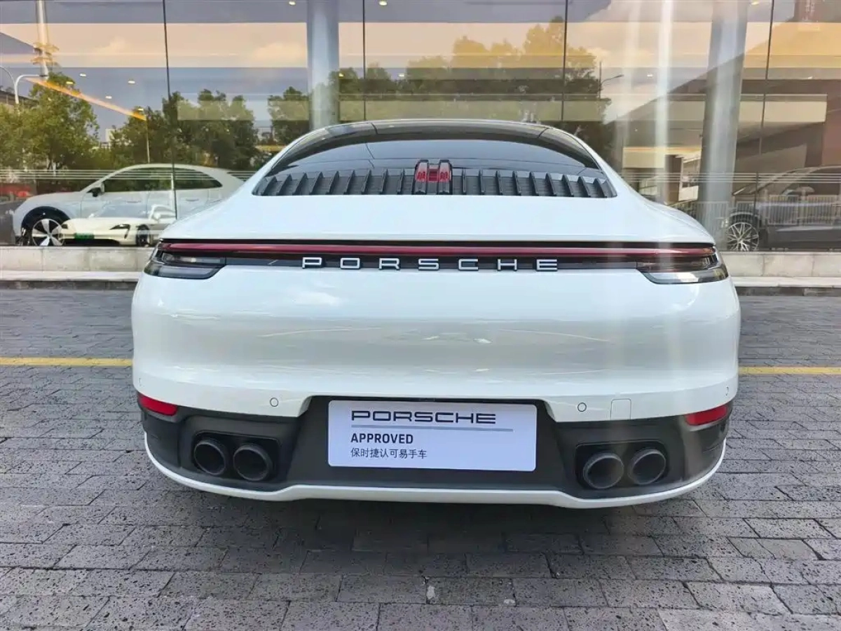PORSCHE 911