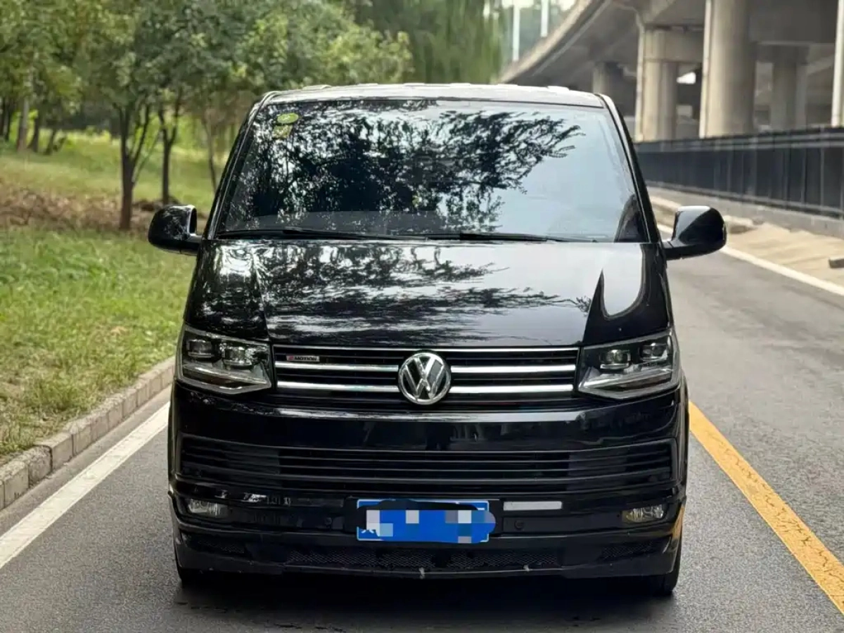 VOLKSWAGEN CARAVELLE