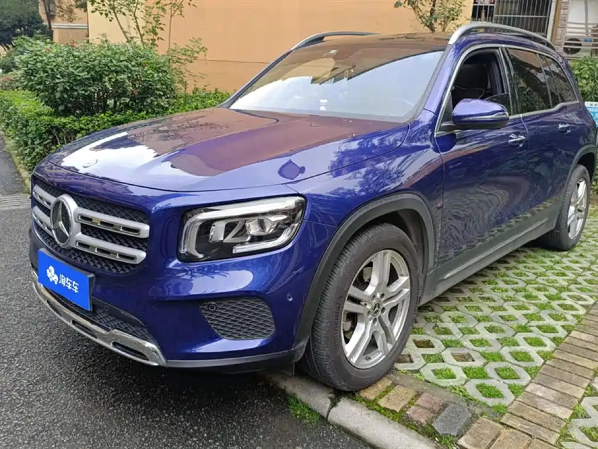 MERCEDES BENZ GLB