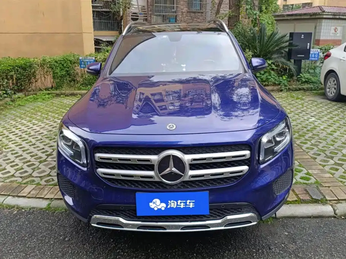 MERCEDES BENZ GLB