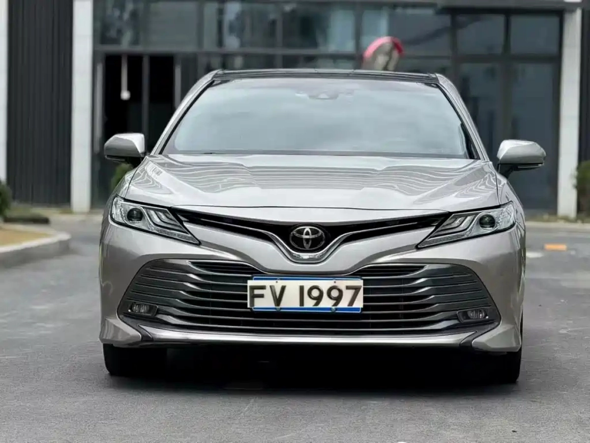 TOYOTA CAMRY