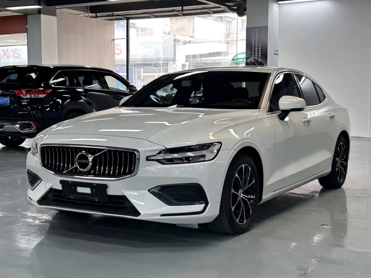 VOLVO S60  2020