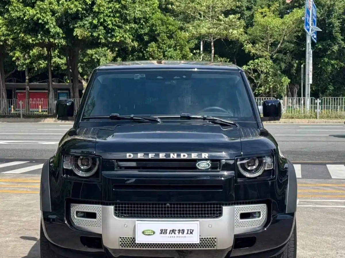LAND ROVER DEFENDER