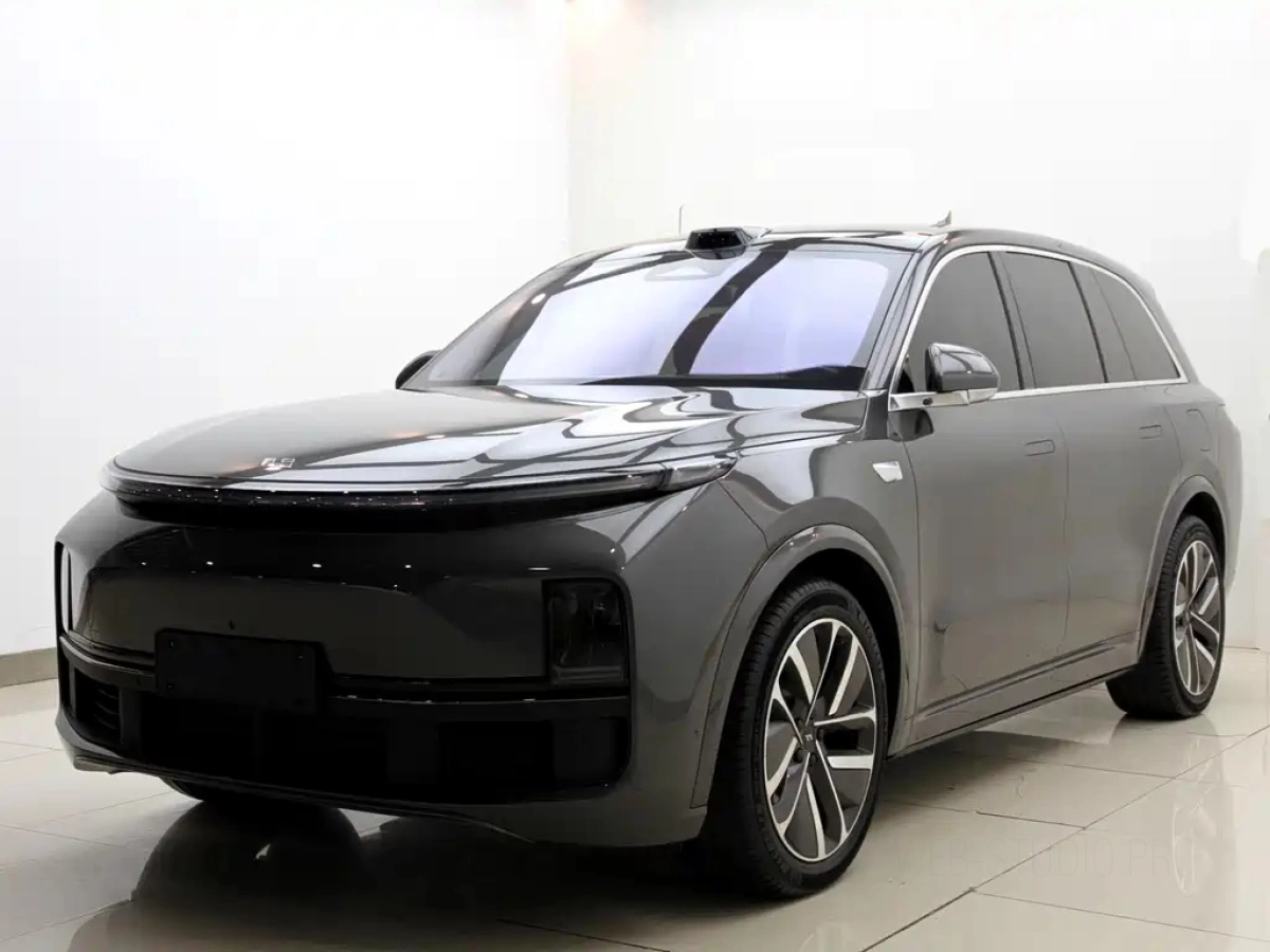 LI AUTO L8  2024