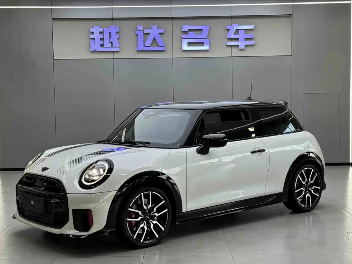 MINI JCW  2025