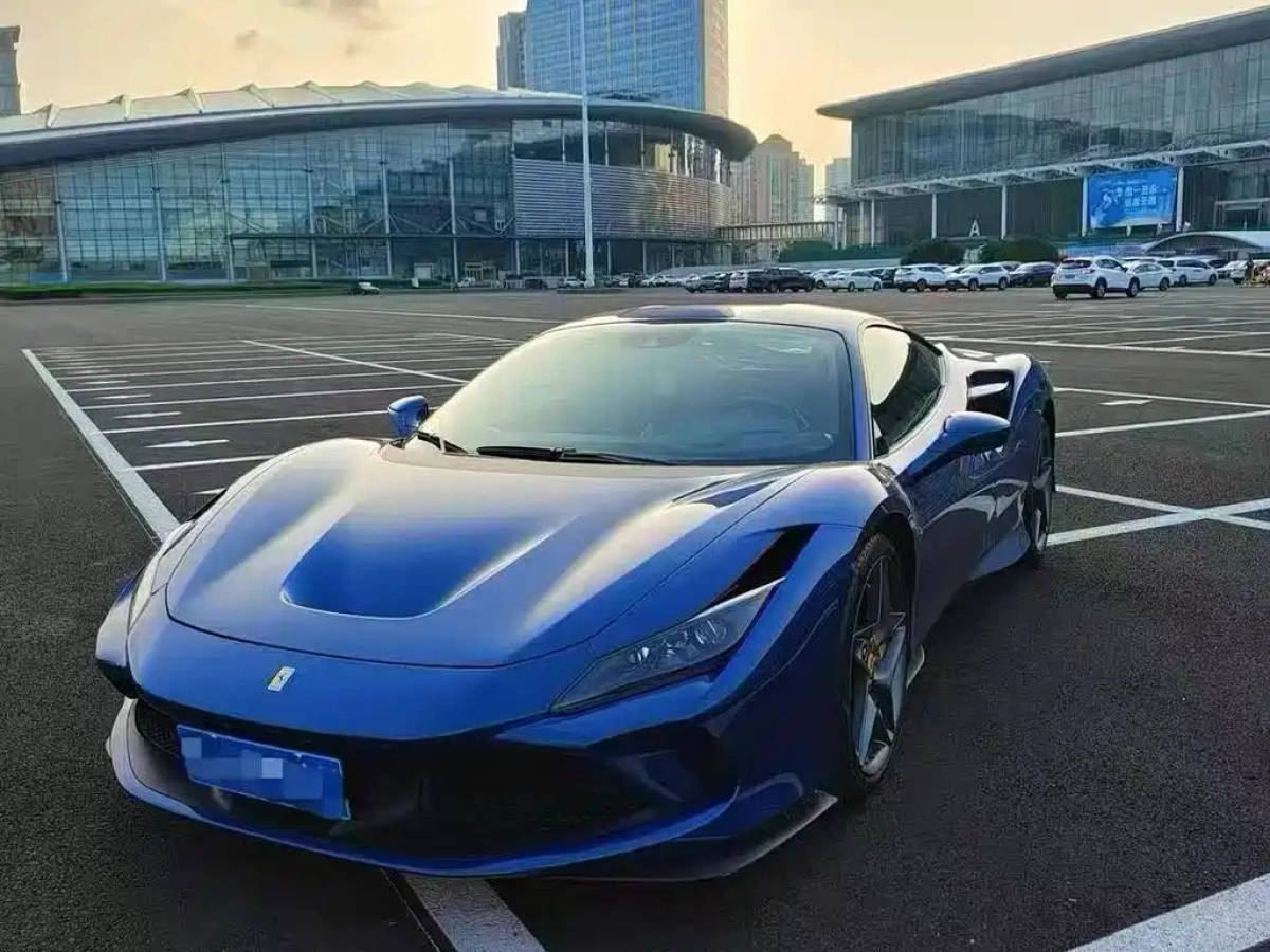 FERRARI F8