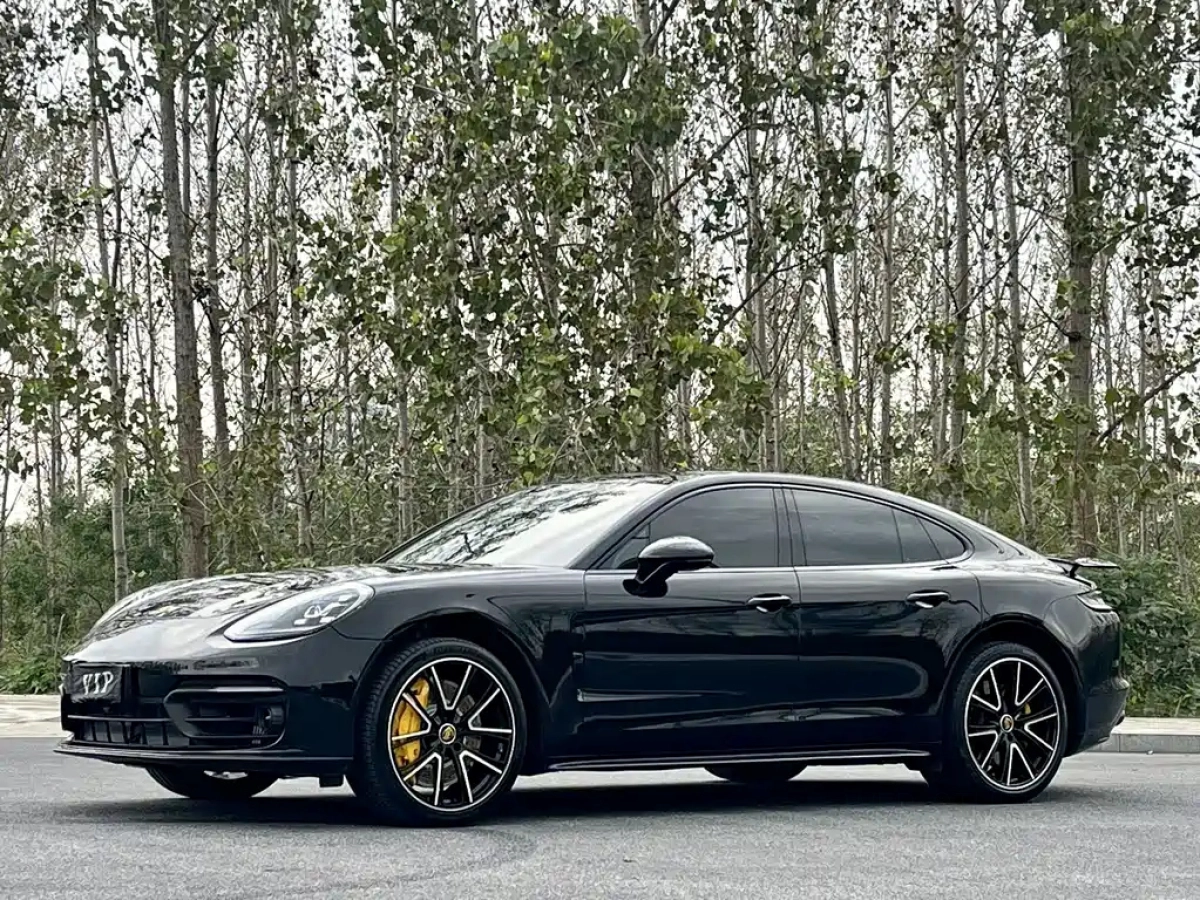 PORSCHE PANAMERA