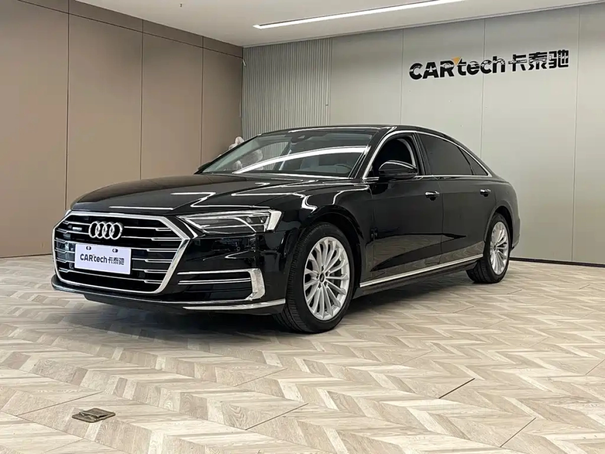 AUDI A8  2022