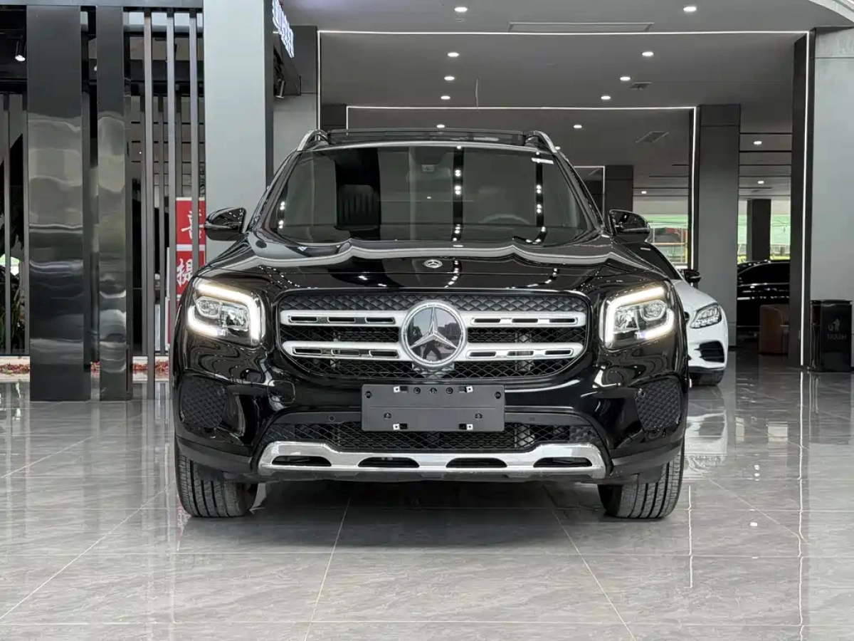 MERCEDES BENZ GLB