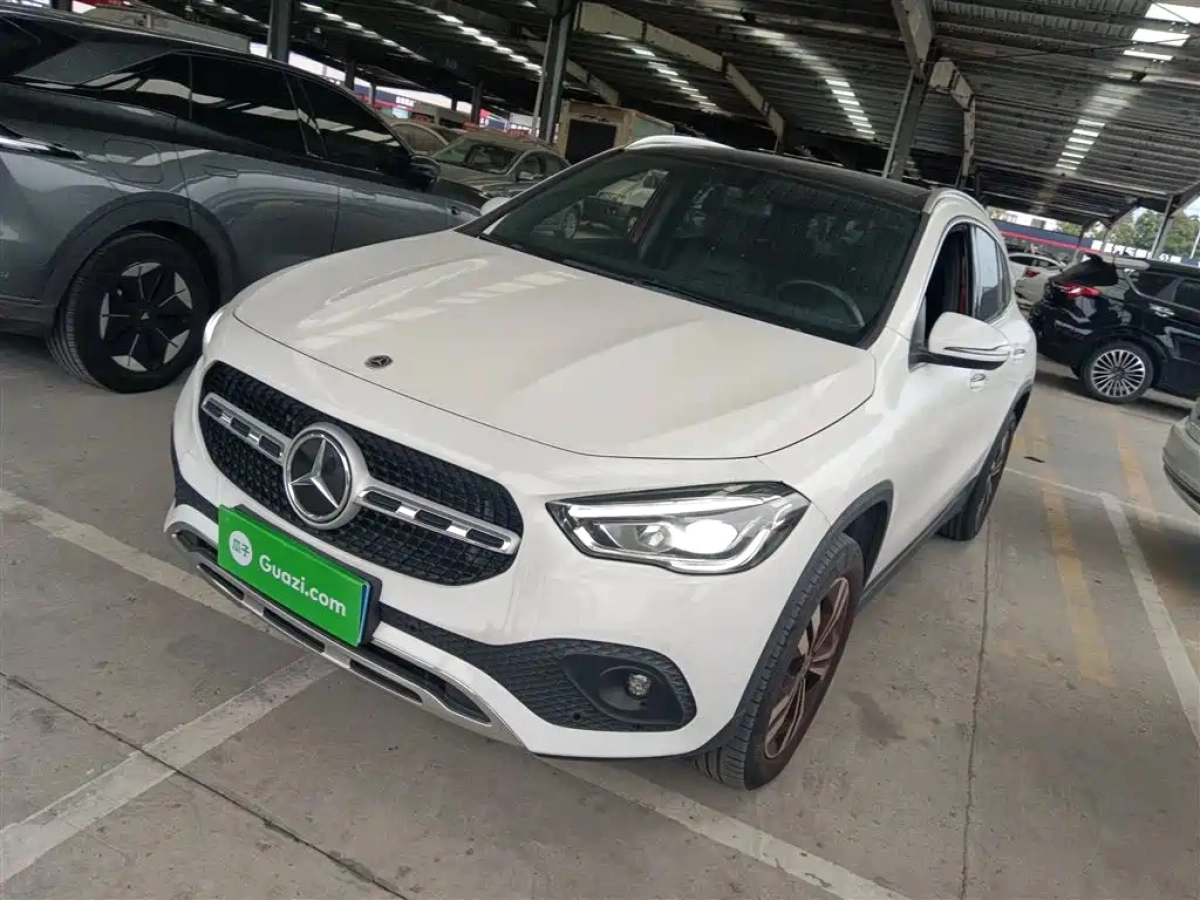 MERCEDES BENZ GLA  2021