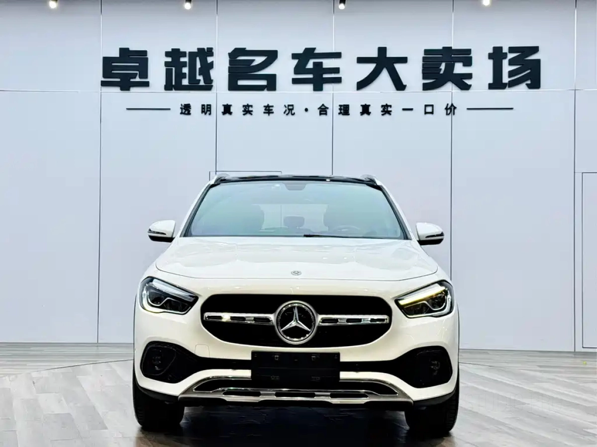 MERCEDES BENZ GLA  2021