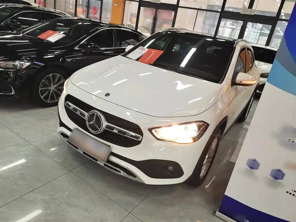 MERCEDES BENZ GLA
