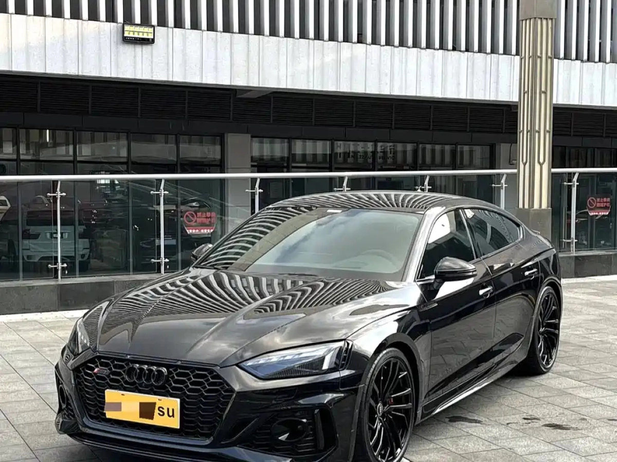 AUDI RS 5