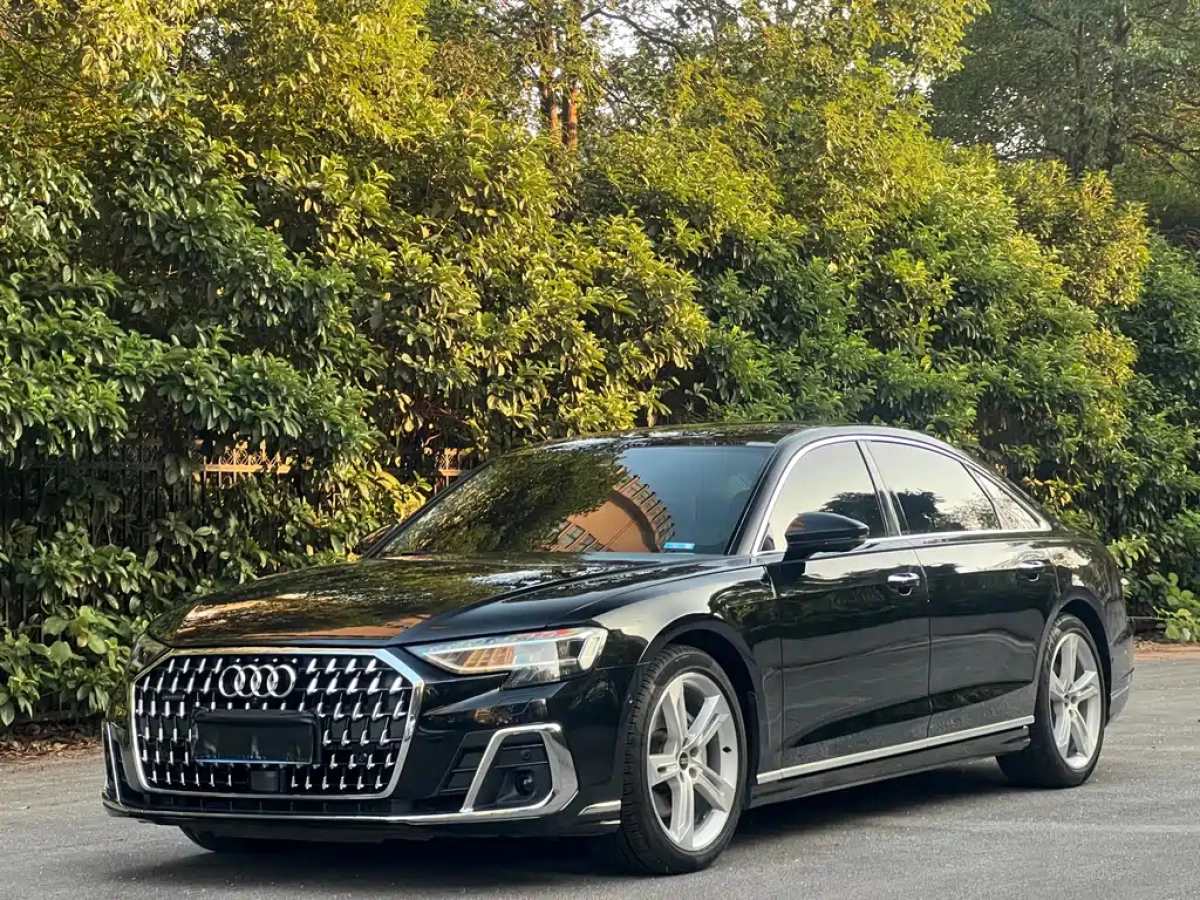 AUDI A8  2022