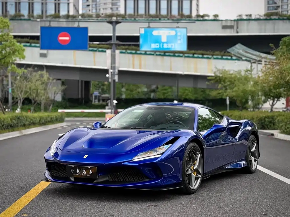 FERRARI F8