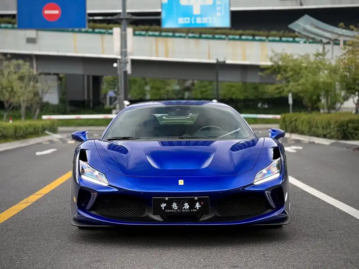 FERRARI F8