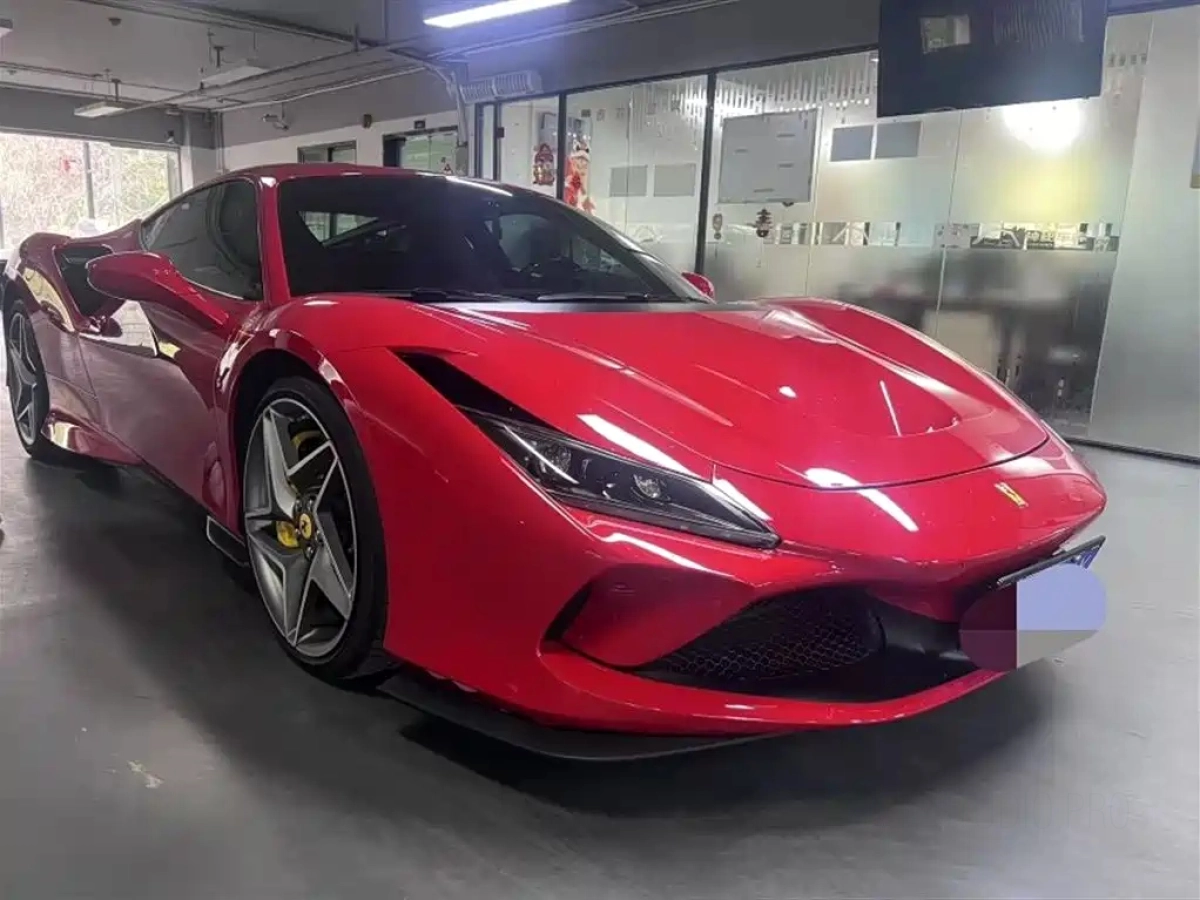 FERRARI F8